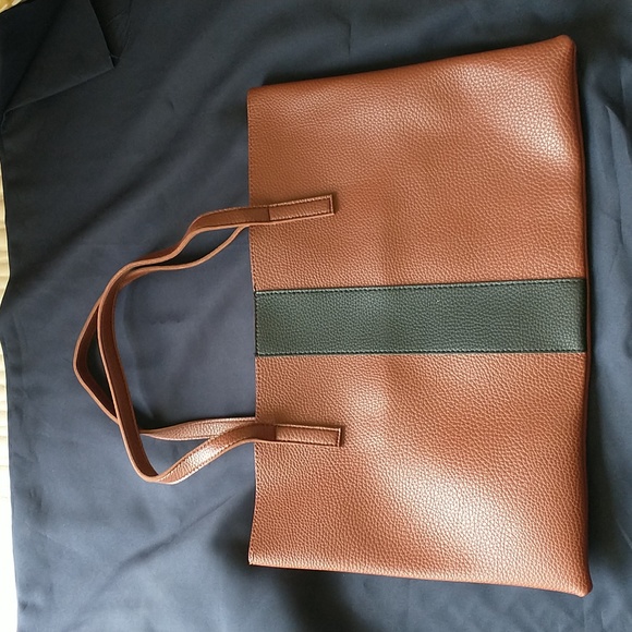 Vince Camuto Handbags - Vince camuto tote bag